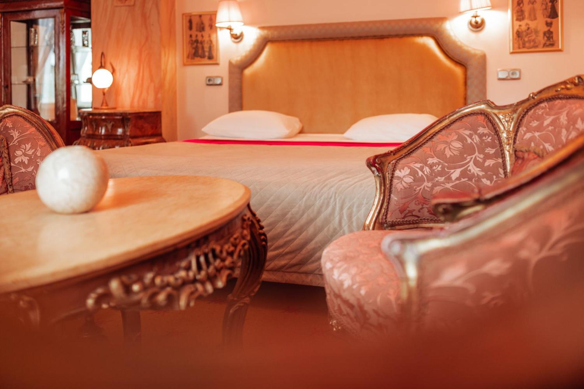 Hotel Ambasada Boleslawiec Болеславец Екстериор снимка