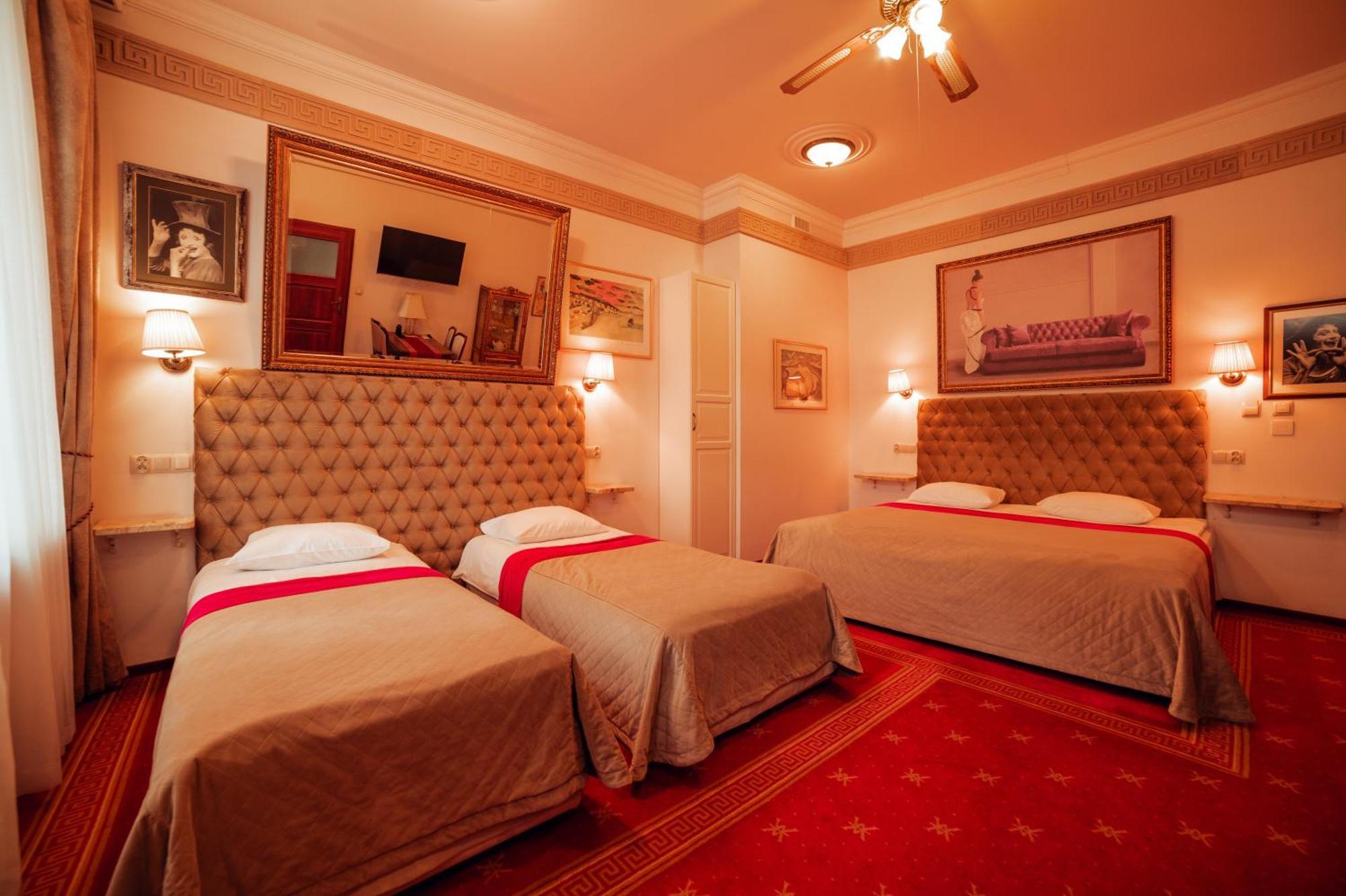 Hotel Ambasada Boleslawiec Болеславец Екстериор снимка