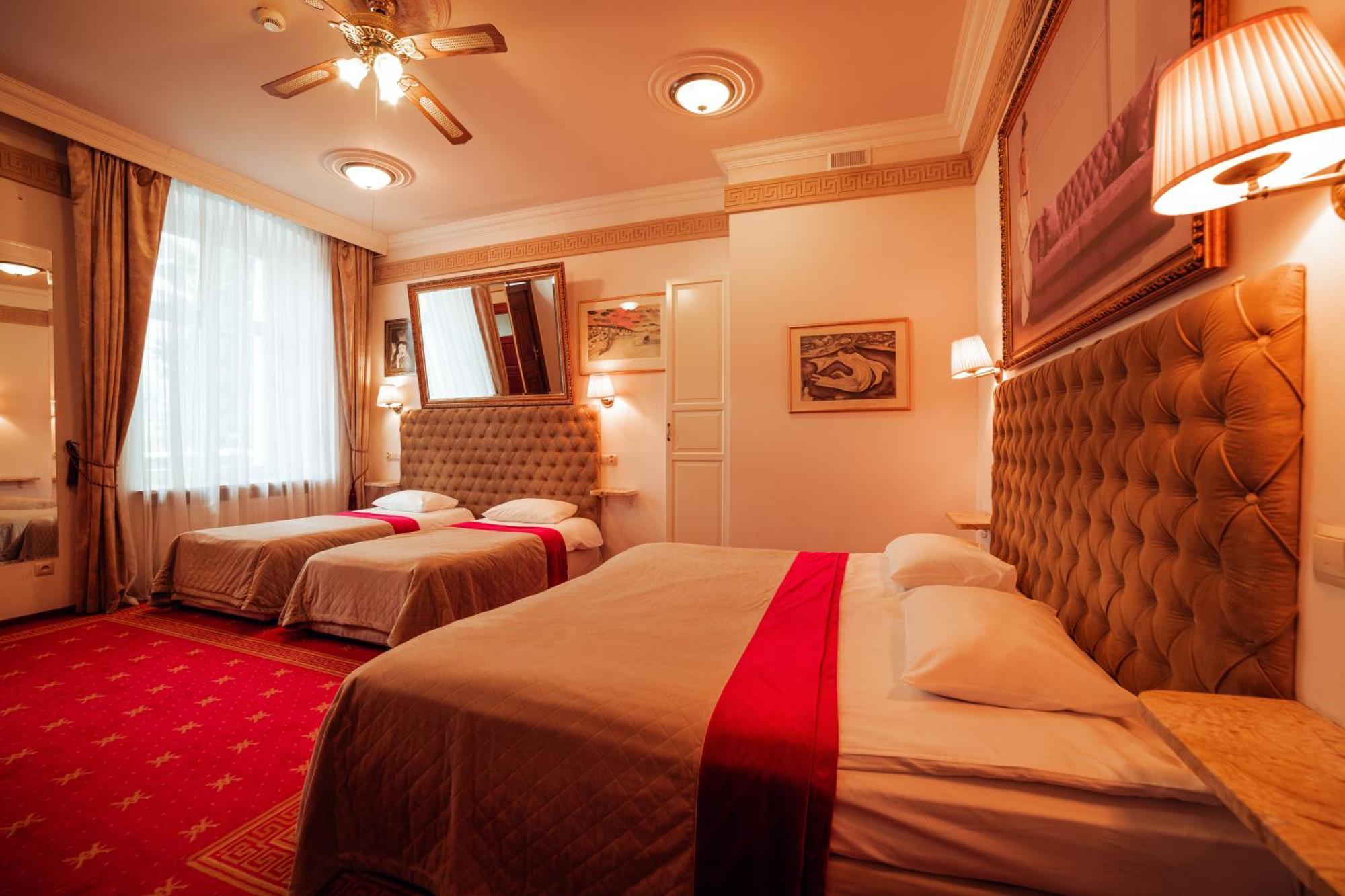 Hotel Ambasada Boleslawiec Болеславец Екстериор снимка