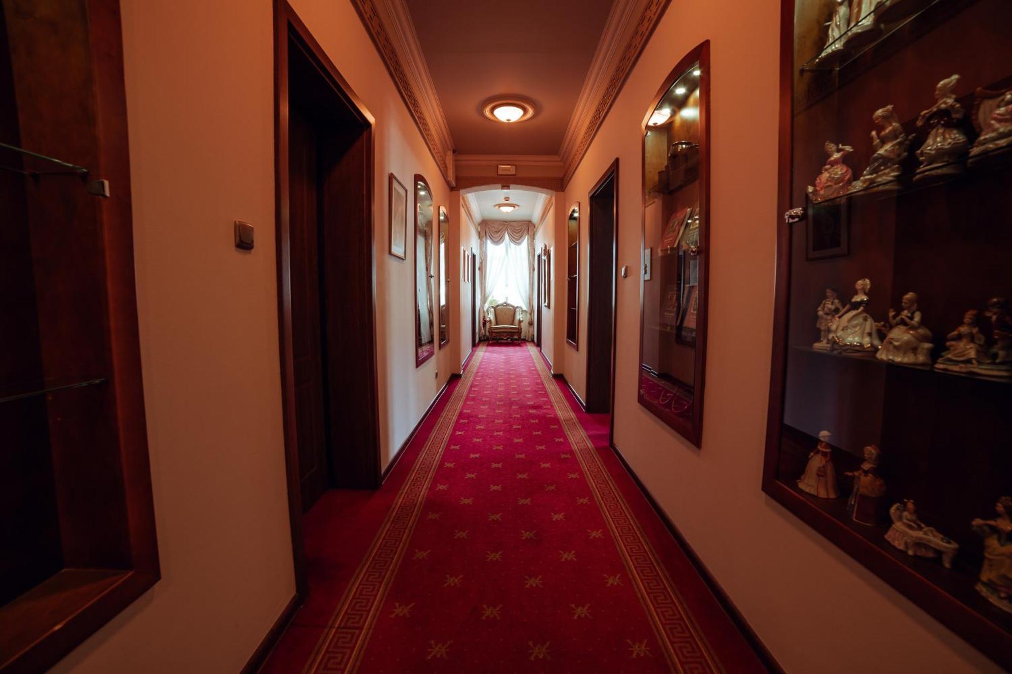 Hotel Ambasada Boleslawiec Болеславец Екстериор снимка