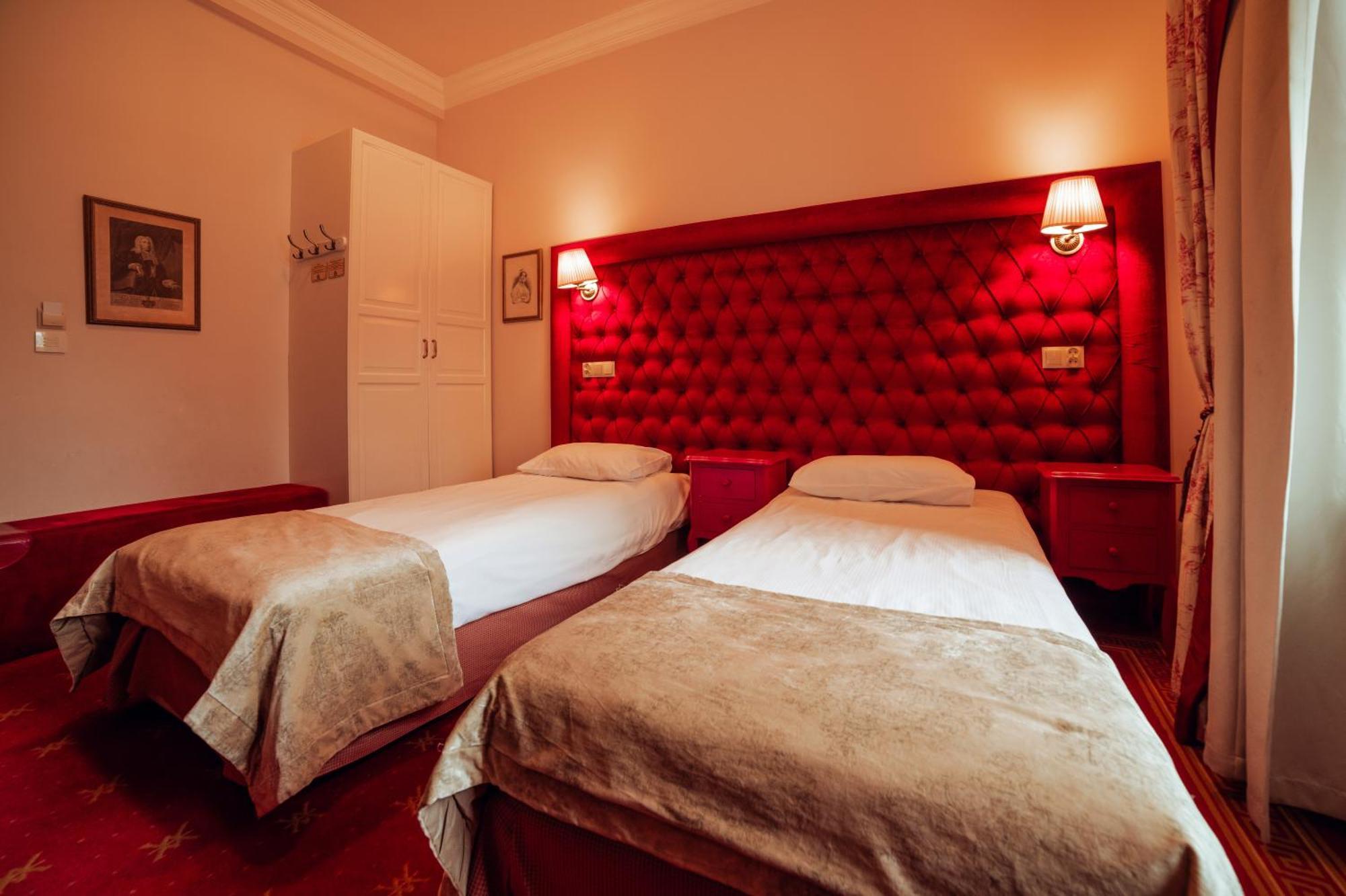 Hotel Ambasada Boleslawiec Болеславец Екстериор снимка