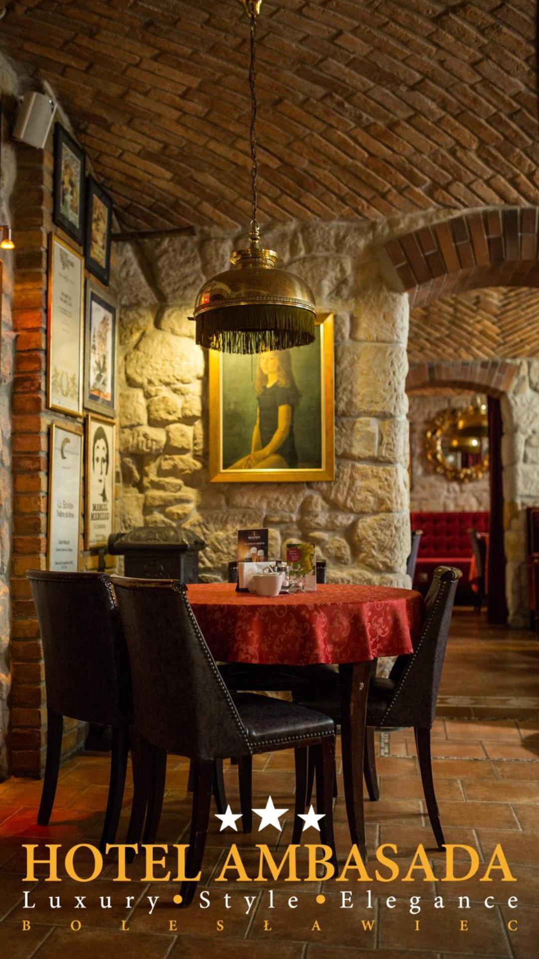 Hotel Ambasada Boleslawiec Болеславец Екстериор снимка