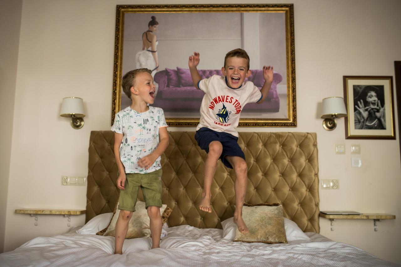 Hotel Ambasada Boleslawiec Болеславец Екстериор снимка