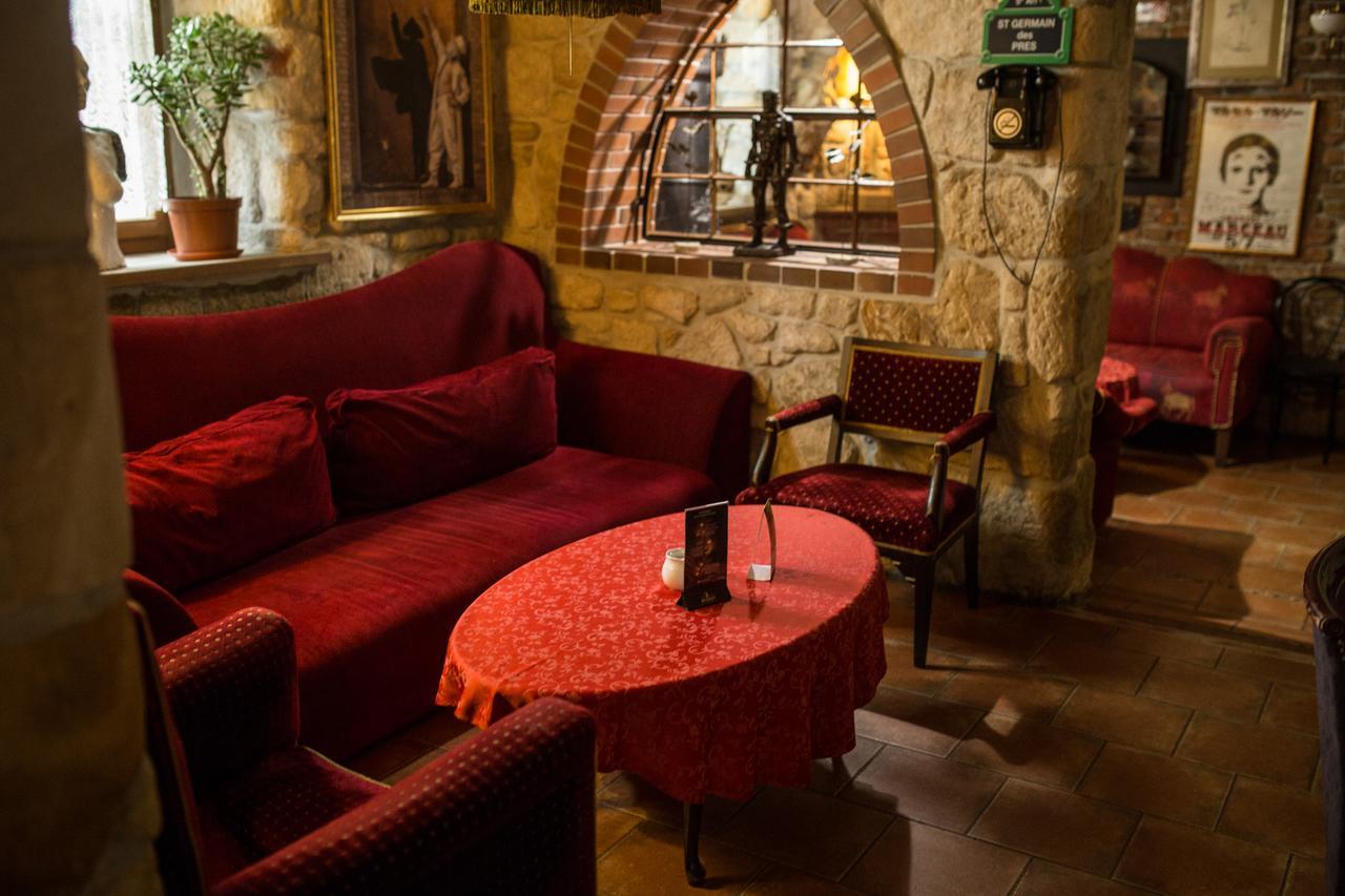 Hotel Ambasada Boleslawiec Болеславец Екстериор снимка